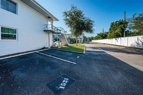 Condo in Kenneth City, Florida, 1 bedroom  № 1384721 - photo 4