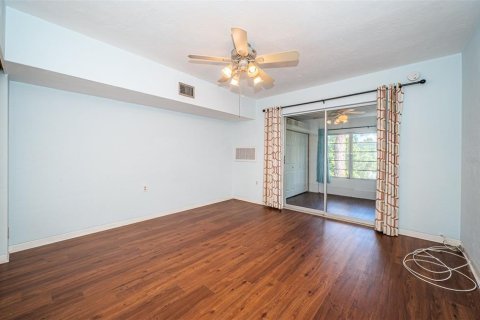 Condo in Kenneth City, Florida, 1 bedroom  № 1384721 - photo 23