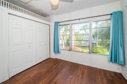 Condo in Kenneth City, Florida, 1 bedroom  № 1384721 - photo 27