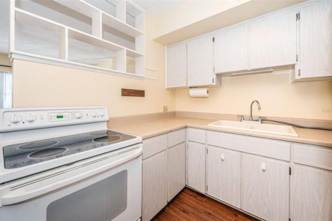 Condo in Kenneth City, Florida, 1 bedroom  № 1384721 - photo 19