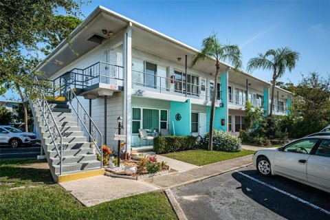 Condo in Kenneth City, Florida, 1 bedroom  № 1384721 - photo 1