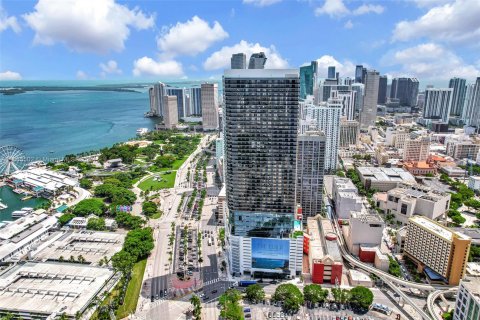 Condo in Miami, Florida, 1 bedroom  № 1385617 - photo 5