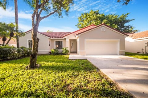 Villa ou maison à vendre à Miramar, Floride: 3 chambres, 151.62 m2 № 1385616 - photo 3