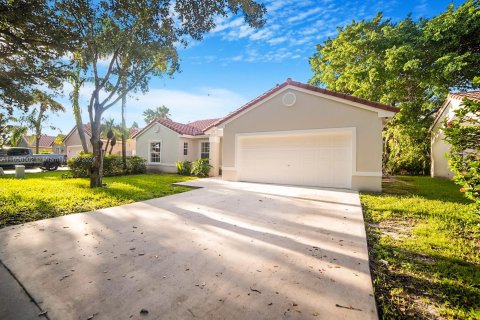 Villa ou maison à vendre à Miramar, Floride: 3 chambres, 151.62 m2 № 1385616 - photo 5