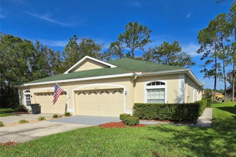 House in Zephyrhills, Florida 3 bedrooms, 139.91 sq.m. № 1419003 - photo 1