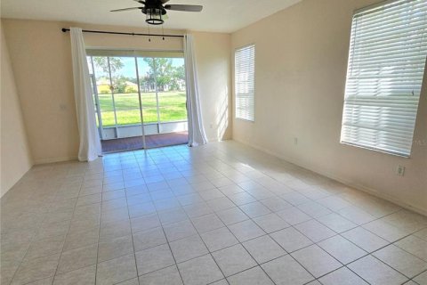 House in Zephyrhills, Florida 3 bedrooms, 139.91 sq.m. № 1419003 - photo 6