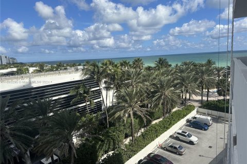 Condominio en venta en Miami Beach, Florida, 1 dormitorio, 78.5 m2 № 1441693 - foto 1