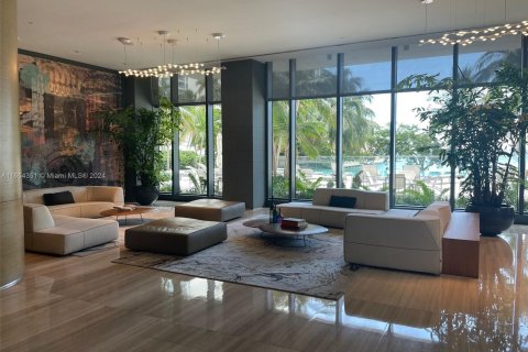 Condominio en alquiler en Miami, Florida, 2 dormitorios, 121.79 m2 № 1355068 - foto 30