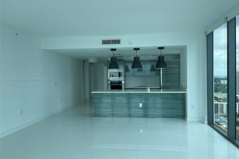 Condominio en alquiler en Miami, Florida, 2 dormitorios, 121.79 m2 № 1355068 - foto 2