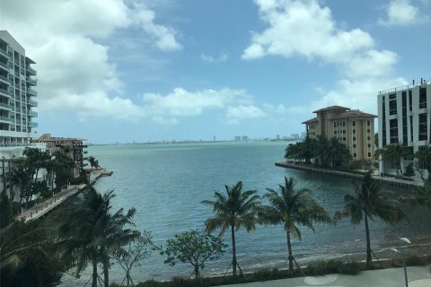 Condominio en alquiler en Miami, Florida, 2 dormitorios, 121.79 m2 № 1355068 - foto 20