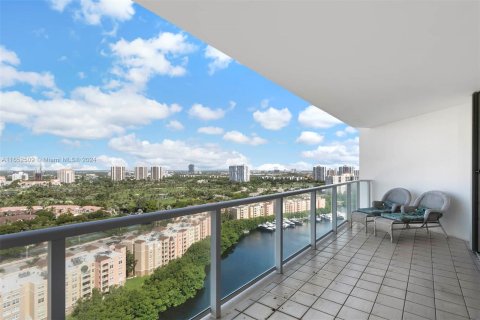 Condominio en venta en Aventura, Florida, 4 dormitorios, 219.25 m2 № 1355066 - foto 24