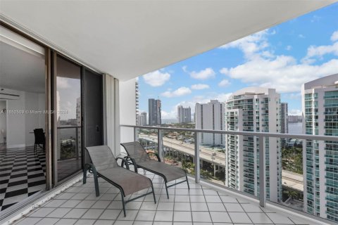 Condominio en venta en Aventura, Florida, 4 dormitorios, 219.25 m2 № 1355066 - foto 11