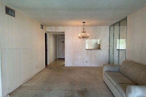 Condominio en venta en Lauderhill, Florida, 1 dormitorio, 83.98 m2 № 1237487 - foto 12