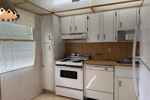 Condo in Lauderhill, Florida, 1 bedroom  № 1237487 - photo 17