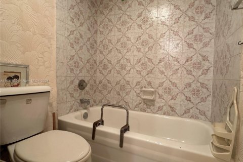 Condo in Lauderhill, Florida, 1 bedroom  № 1237487 - photo 21