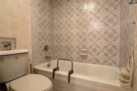 Condo in Lauderhill, Florida, 1 bedroom  № 1237487 - photo 22