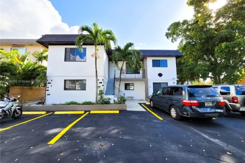 Immobilier commercial à vendre à Hollywood, Floride № 497874 - photo 2