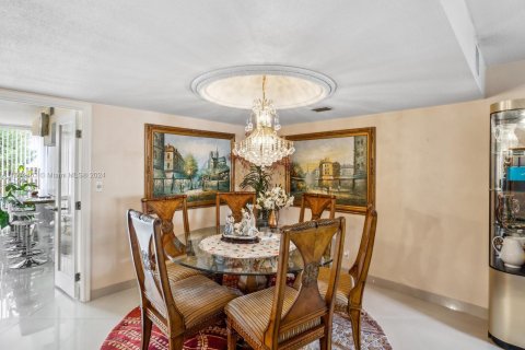 Copropriété à vendre à Hallandale Beach, Floride: 2 chambres, 157.56 m2 № 1351772 - photo 22