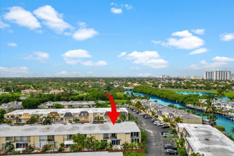 Copropriété à vendre à Hallandale Beach, Floride: 2 chambres, 157.56 m2 № 1351772 - photo 11