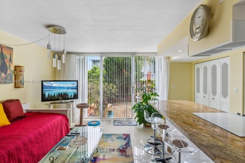 Copropriété à vendre à Hallandale Beach, Floride: 2 chambres, 157.56 m2 № 1351772 - photo 30