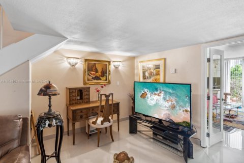 Copropriété à vendre à Hallandale Beach, Floride: 2 chambres, 157.56 m2 № 1351772 - photo 25