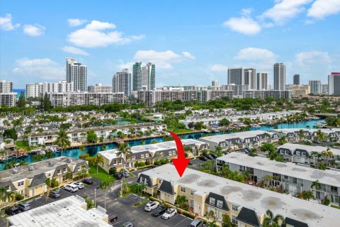 Copropriété à vendre à Hallandale Beach, Floride: 2 chambres, 157.56 m2 № 1351772 - photo 13