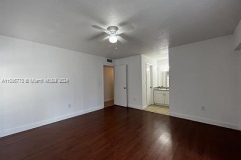 Copropriété à vendre à Hialeah, Floride: 3 chambres, 116.59 m2 № 1351722 - photo 5