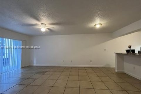 Condo in Hialeah, Florida, 3 bedrooms  № 1351722 - photo 3