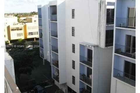 Copropriété à vendre à Hialeah, Floride: 3 chambres, 116.59 m2 № 1351722 - photo 16