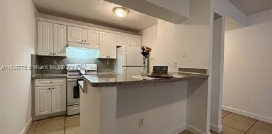 Condominio en Hialeah, Florida, 3 dormitorios  № 1351722