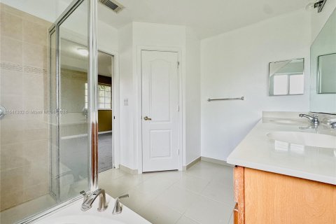 Copropriété à vendre à Miami Gardens, Floride: 4 chambres, 159.42 m2 № 1321365 - photo 18