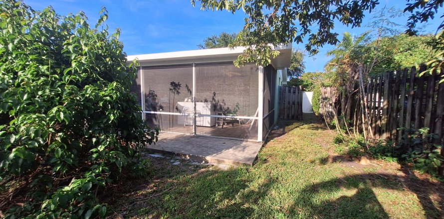 House in North Palm Beach, Florida 3 bedrooms, 117.43 sq.m. № 1135083