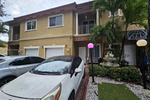 Townhouse in Miami, Florida 4 bedrooms, 144.83 sq.m. № 1234952 - photo 4