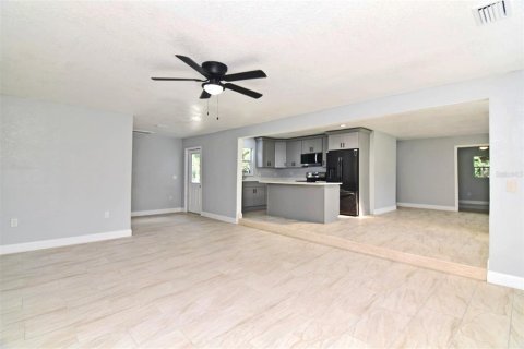 House in Orlando, Florida 3 bedrooms, 155.7 sq.m. № 1353564 - photo 6