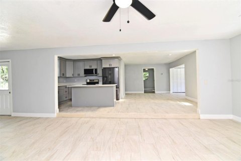 Casa en venta en Orlando, Florida, 3 dormitorios, 155.7 m2 № 1353564 - foto 7