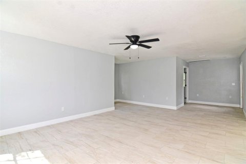 House in Orlando, Florida 3 bedrooms, 155.7 sq.m. № 1353564 - photo 5