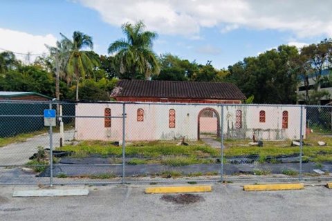 Commercial property in Tamarac, Florida № 325563 - photo 7