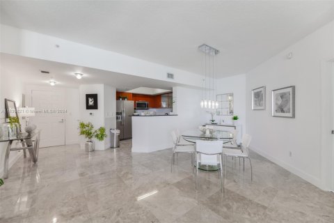 Condo in Sunny Isles Beach, Florida, 2 bedrooms  № 1291266 - photo 3