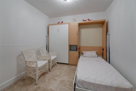 Condo in Sunny Isles Beach, Florida, 2 bedrooms  № 1291266 - photo 16