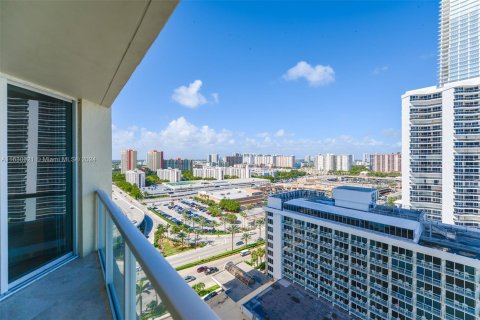 Condo in Sunny Isles Beach, Florida, 2 bedrooms  № 1291266 - photo 22