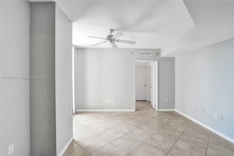 Condo in Fort Lauderdale, Florida, 2 bedrooms  № 1291268 - photo 6