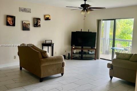 Condo in Coral Springs, Florida, 3 bedrooms  № 1324627 - photo 9