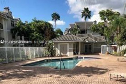 Condo in Coral Springs, Florida, 3 bedrooms  № 1324627 - photo 25