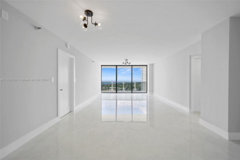 Copropriété à vendre à Aventura, Floride: 2 chambres, 107.58 m2 № 1355504 - photo 2