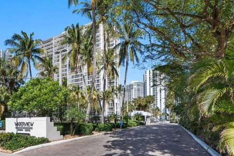 Copropriété à vendre à Aventura, Floride: 2 chambres, 107.58 m2 № 1355504 - photo 20