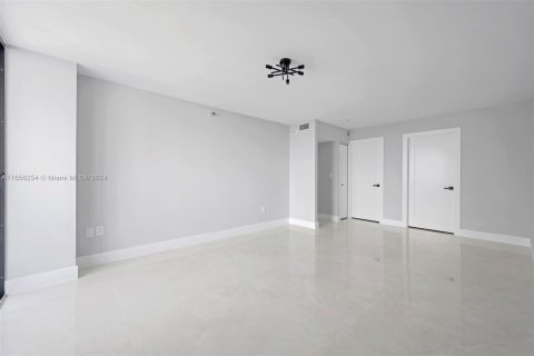 Copropriété à vendre à Aventura, Floride: 2 chambres, 107.58 m2 № 1355504 - photo 9