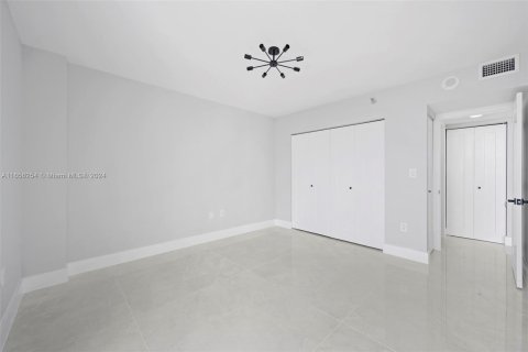 Copropriété à vendre à Aventura, Floride: 2 chambres, 107.58 m2 № 1355504 - photo 13