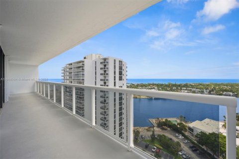 Copropriété à vendre à Aventura, Floride: 2 chambres, 107.58 m2 № 1355504 - photo 16