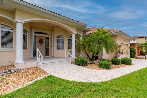 Villa ou maison à vendre à Punta Gorda, Floride: 3 chambres, 212.19 m2 № 1308575 - photo 9