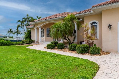 Villa ou maison à vendre à Punta Gorda, Floride: 3 chambres, 212.19 m2 № 1308575 - photo 7